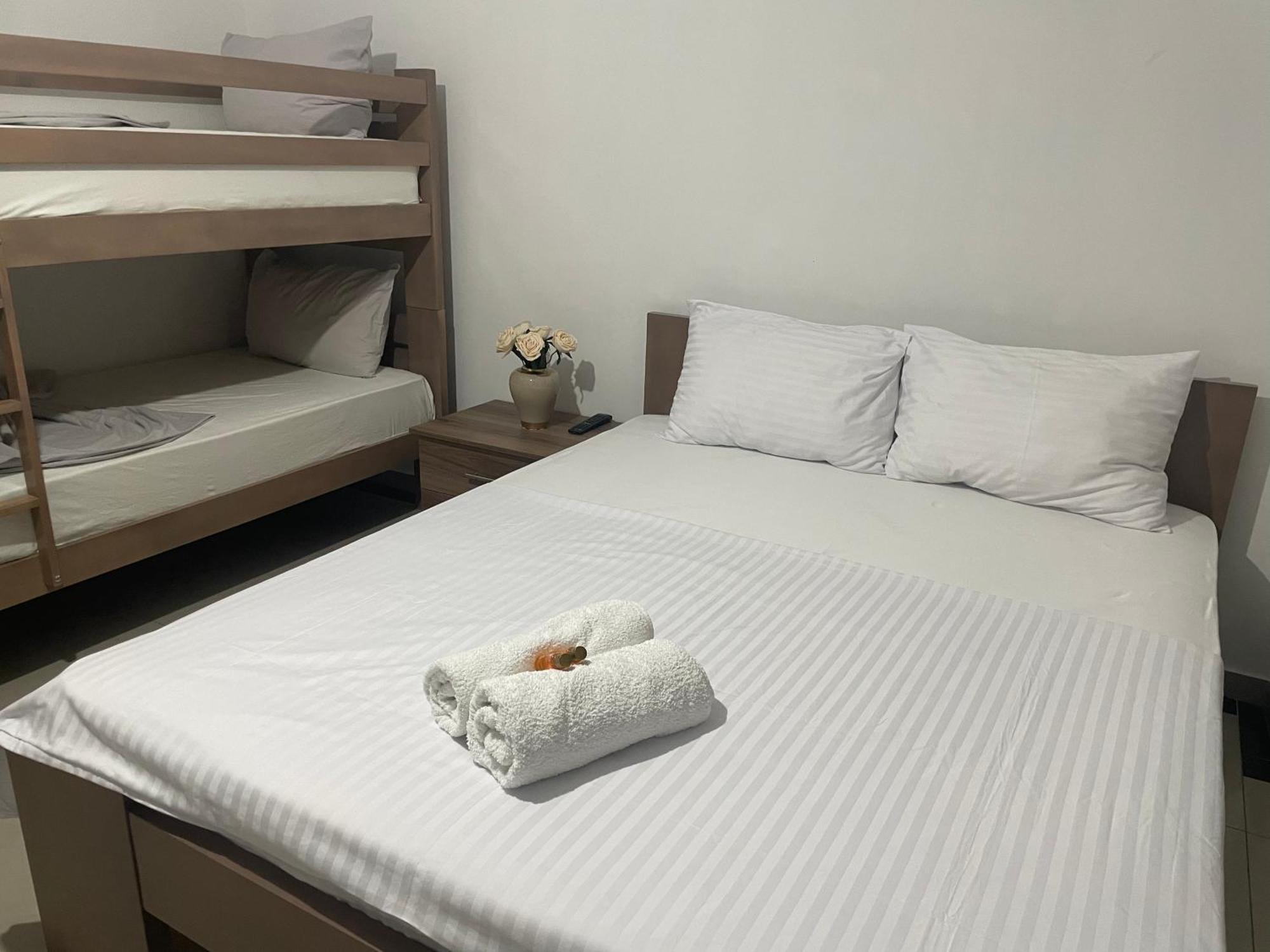 Hotel Majestic ストルガ エクステリア 写真
