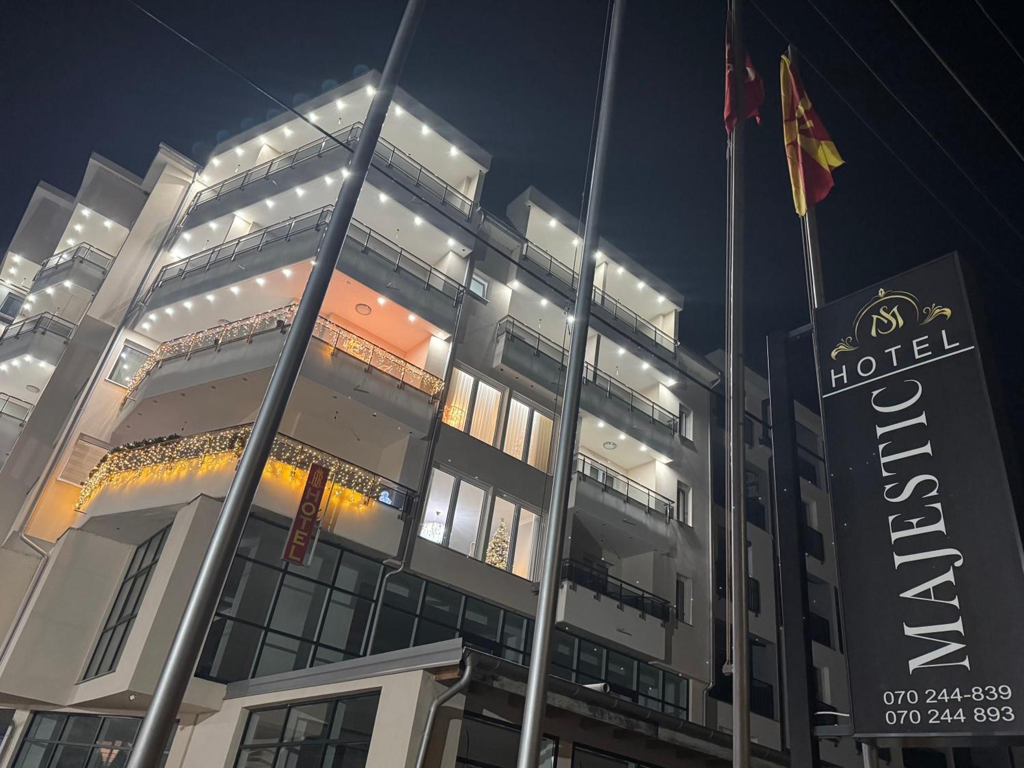 Hotel Majestic ストルガ エクステリア 写真