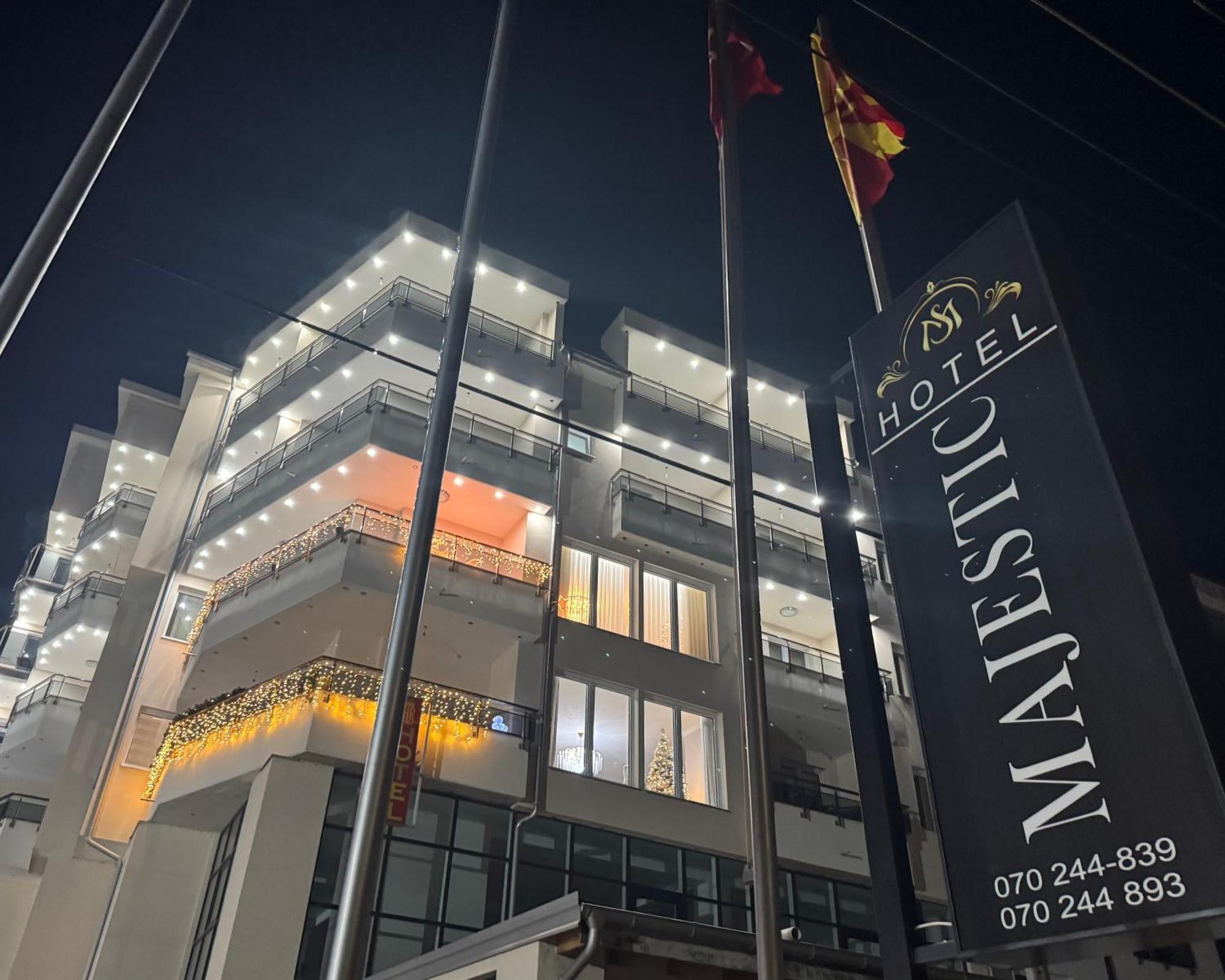 Hotel Majestic ストルガ エクステリア 写真